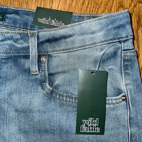 NWT Wild Fable Women’s straight ripped jeans size 14 - Picture 4 of 13